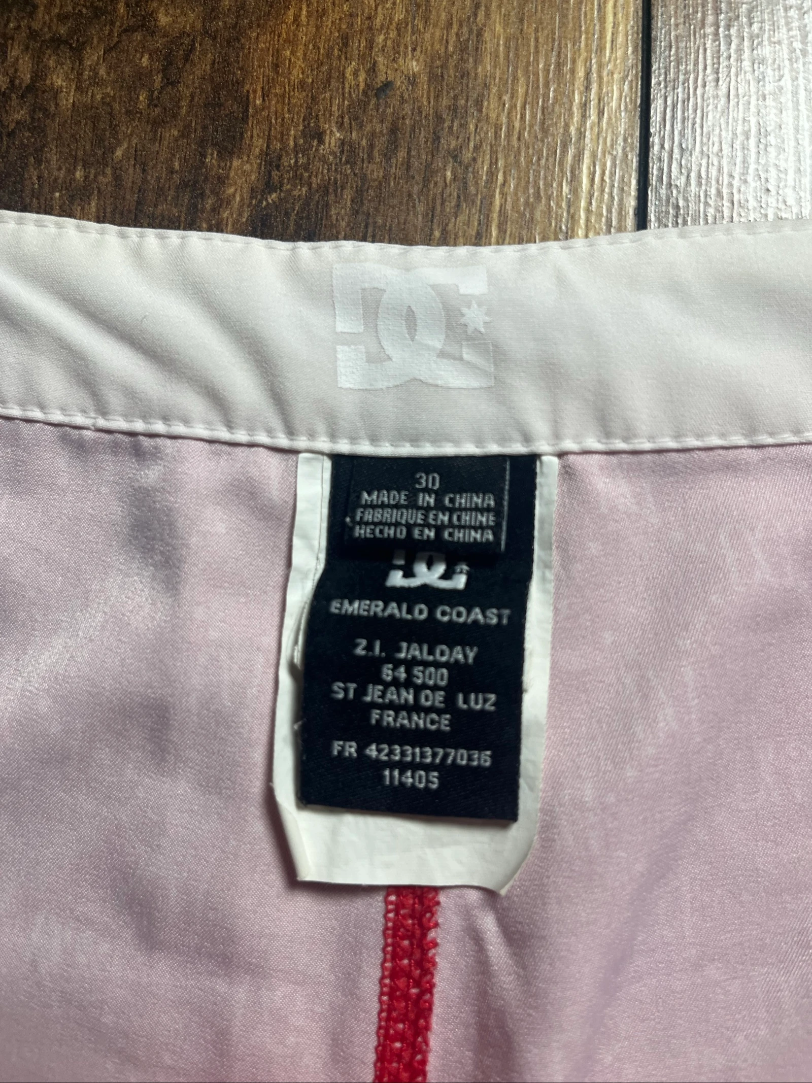 Rode monogramshort "DG" Luxe streetwearstijl - DC Shoes - Maat XS - zeer goede staat – photo 2